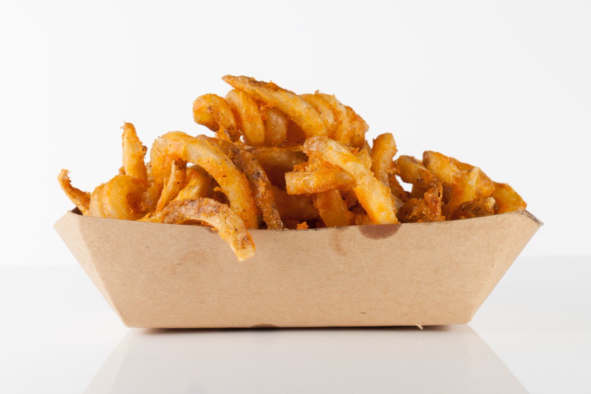 friesnmore_la's tweet photo. If you want the best food truck in LAat your next film shoot, Friesnmore will certainly impress you with our tasty menu that is packed full of flavor. #filmcatering #foodtruckcatering #fries #vegan-fries #tastyfries #friesfriday #allthefries https://t.co/THT19dl1mF https://t.co/QuWL5fz1bV