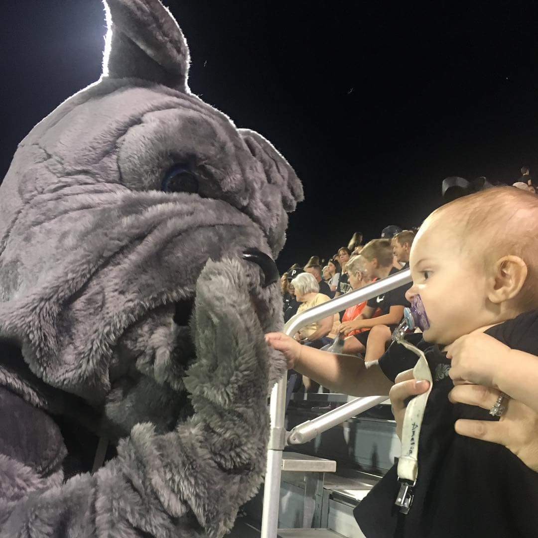 DarrelHedrick's tweet photo. High five for a Bulldog W! @LanieFord #gobulldogs #bulldogfast https://t.co/35EQn9W7S4