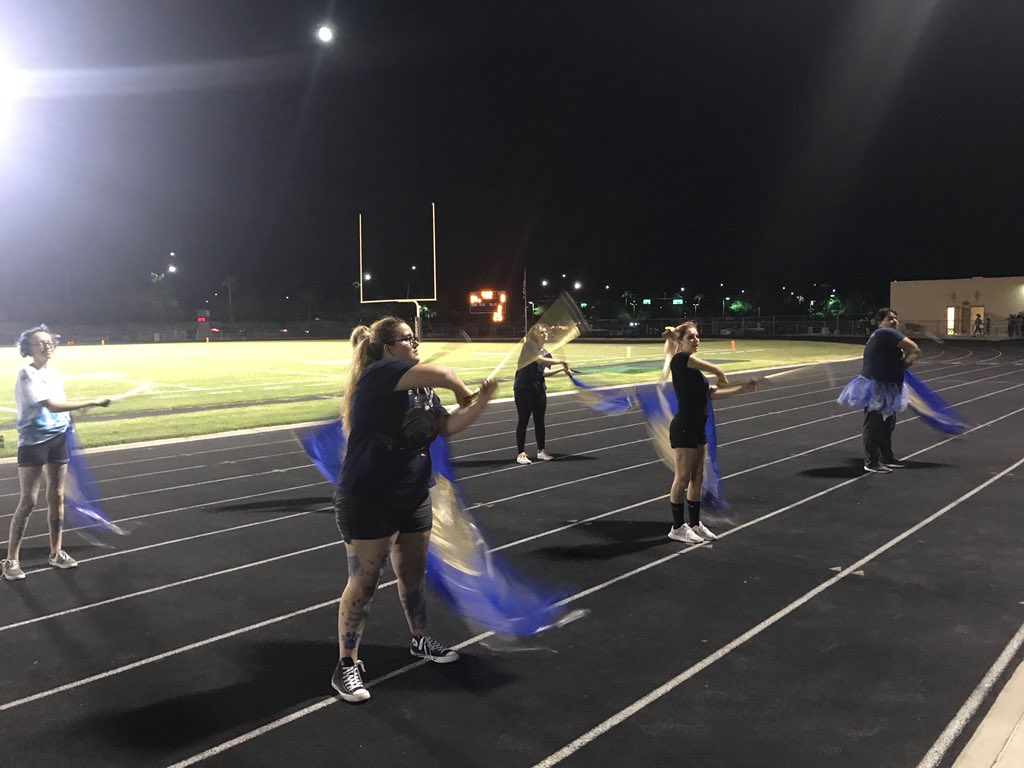 lajoyalink's tweet photo. The band and flagline are bringing the energy tonight! #LobosRiseAbove2019 #lajoyalink #Lobonation🐺 #LoboFootball https://t.co/L9zlVdMNun