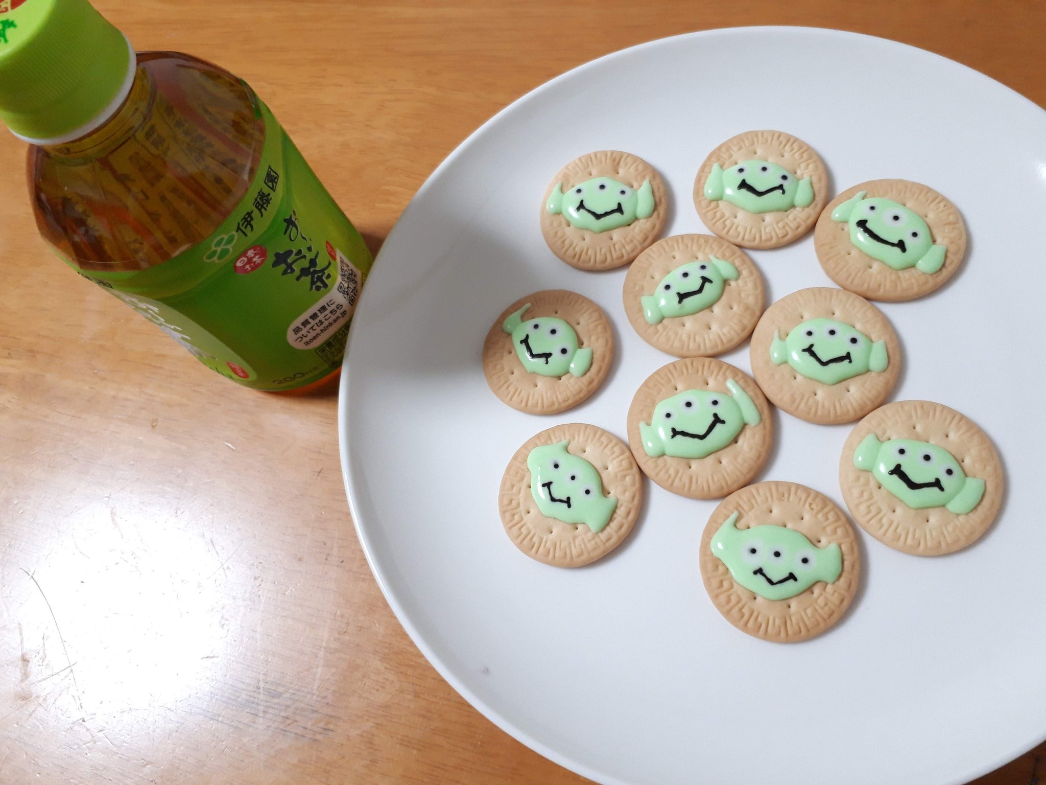 ぽこたろー 育児垢 Ar Twitter やる気 食欲 こうなる アイシングクッキー クッキー 手作り お菓子 みつめちゃん リトル グリーンメン トイ ストーリー