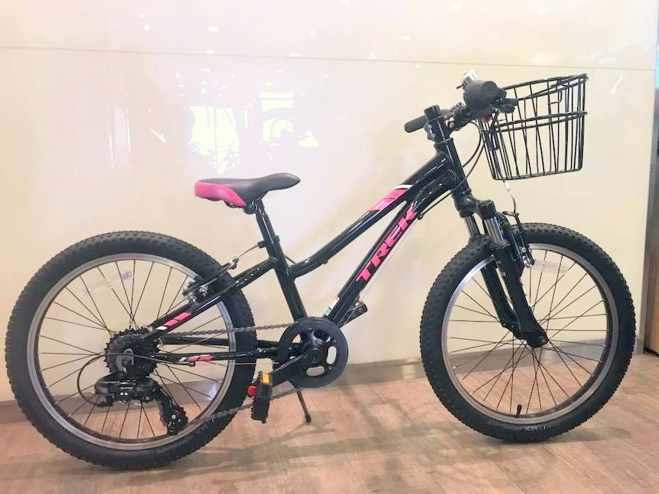 こんにちは～須賀です。 子供用のスポーツバイク「PRECALIBER 20」など