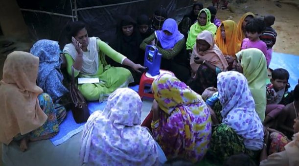bbcmediaaction's tweet photo. Women make up over half of the Rohingya population living in Cox’s Bazar and the majority are reliant on male family members for information. But radio has the power to reach them, find out how in our latest blog https://t.co/PmoYdvSNsK #RohingyaCrisis #Commisaid #RohingyaOneYear https://t.co/6908yGe6RP