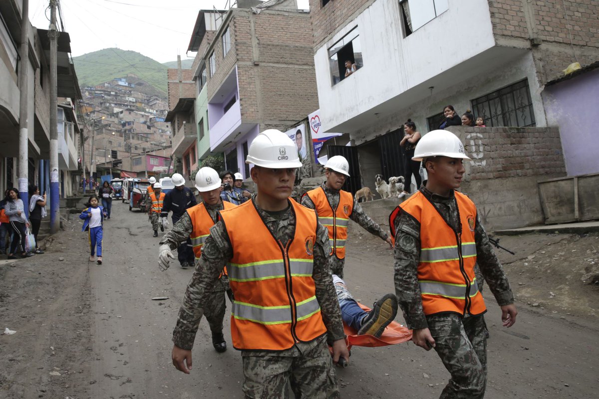 EjercitoPeru's tweet photo. #NoticiaEP | Ejército demostró su capacidad de respuesta ante eventuales fenómenos naturales durante el #SimulacroMultipeligro2018.
���️Leer más: https://t.co/MCMipX0TXw
#ElPerúPrimero
#TodosSomosEjército #FirmesyDignosPorLaNación https://t.co/akCr6B0eWB