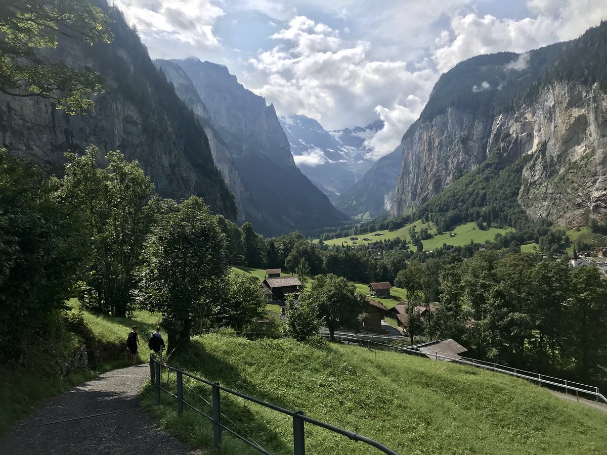Capture the inspiration of Tolkien’s Middle Earth with a hike from #Wengen Lauterbrunnen Stechelberg 😍