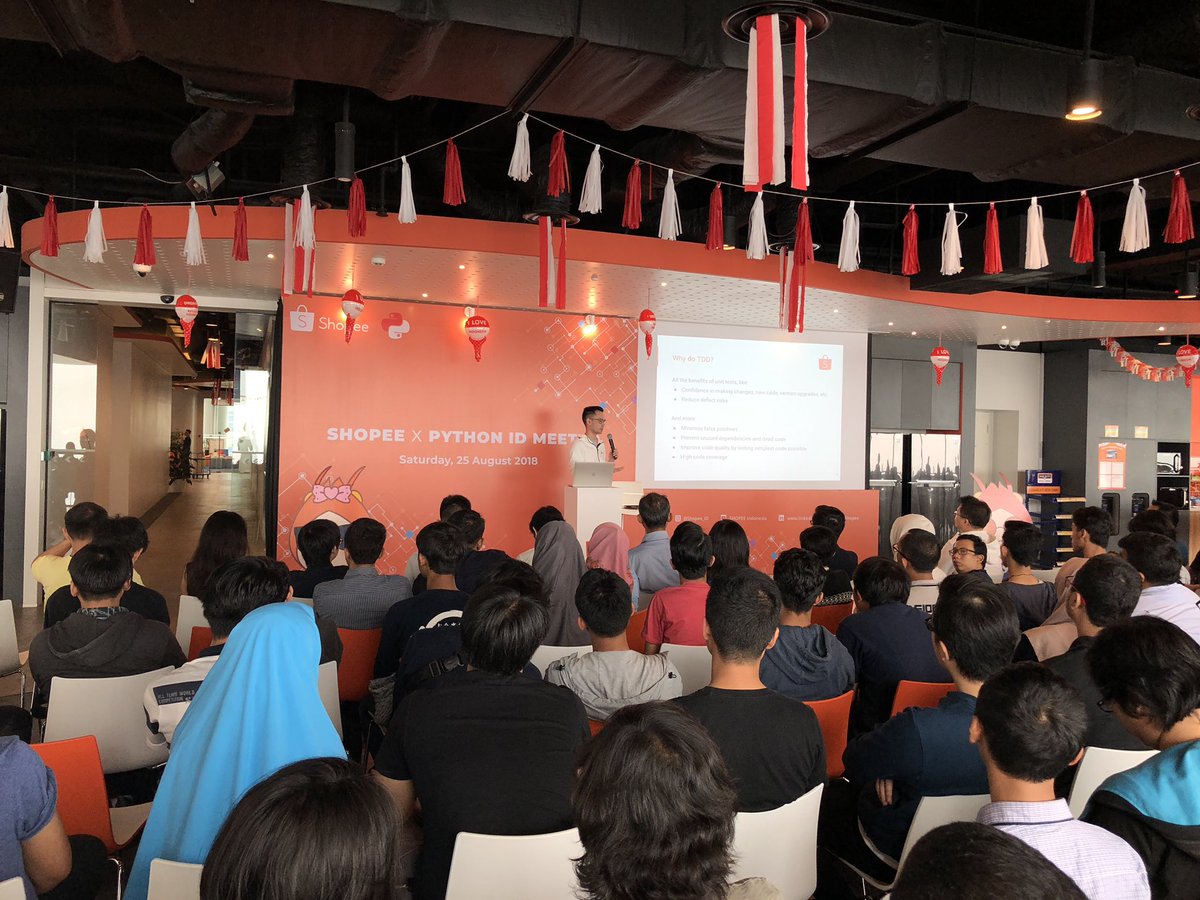 id_python's tweet image. Nicolas dari @ShopeeID menyampaikan materi Test Driven Development #PythonID #ShopeeID
