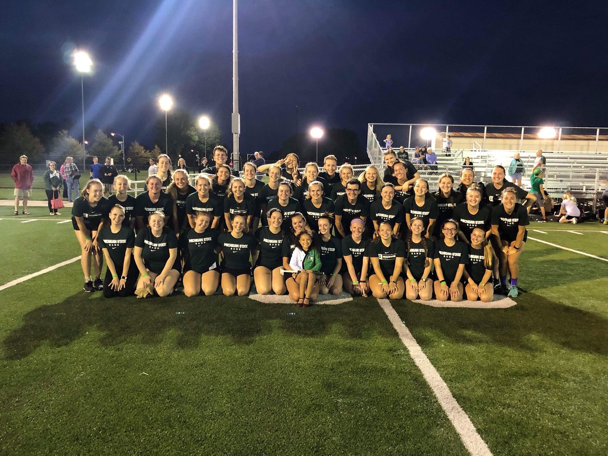 MSU_Colorguard's tweet photo. Tonight our number one fan came to watch our performance for the band! 🏳️💚 #1Fan #SMBCG #MSU #colorguard #band #showandtell #spartans https://t.co/2O4DzaRYvp