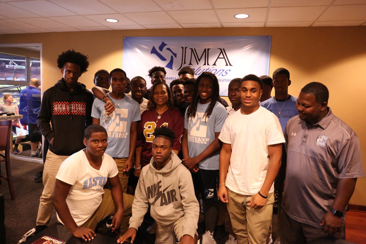 JMA_Solutions's tweet photo. We were thrilled to have @EasternHS join us for today's game vs. the
@Broncos ! Also, we would like to send a big thank you to our surprise guest @sandraln29 for stopping by our suite and taking photos with the team! #GoJMA #DCPSRising https://t.co/bcmUnmG5KA