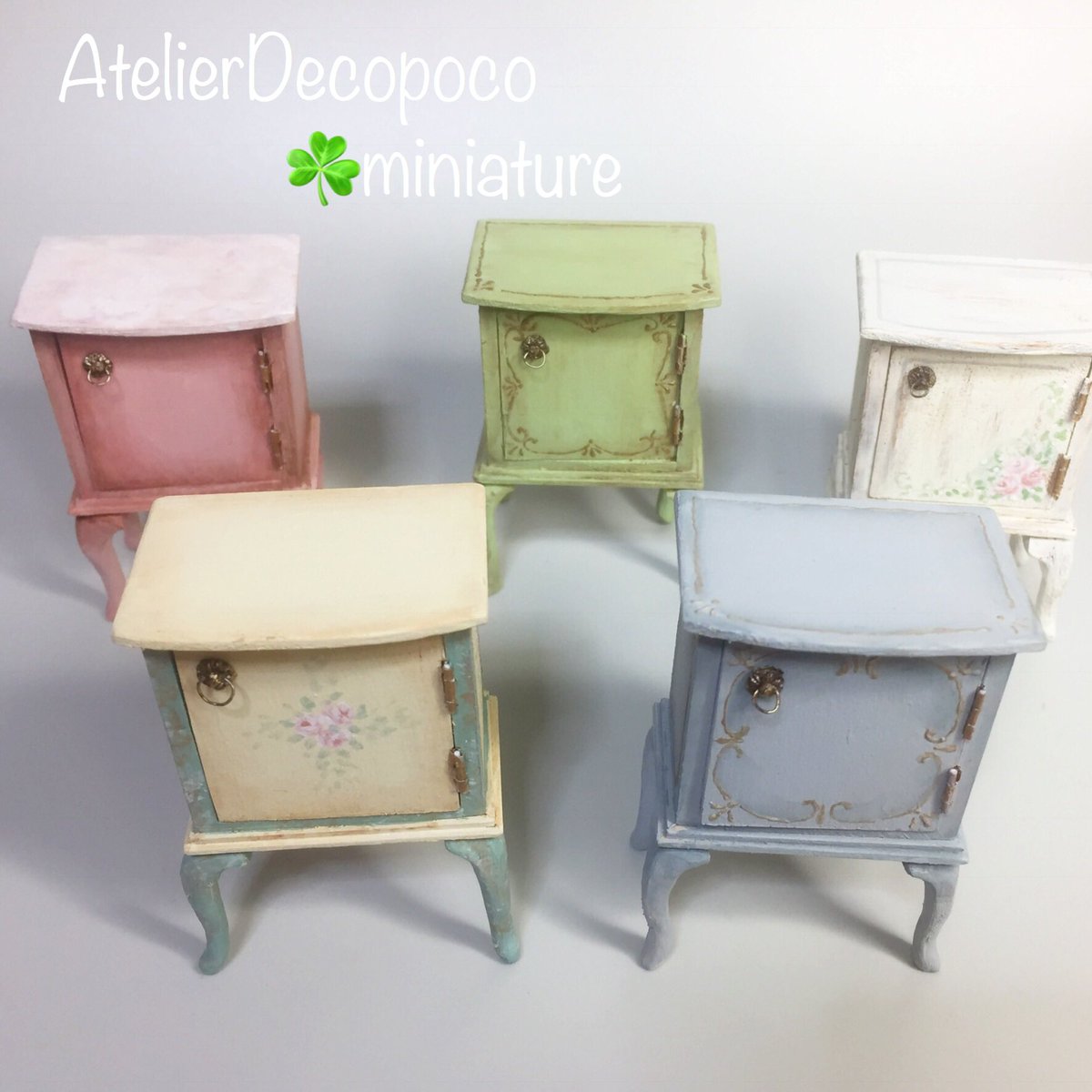 Atelierdecopoco 先日の猫脚キャビネットにpaintしました どのキャビネットにどのステンドグラスランプを置こうかな Miniature ミニチュア ドールハウス Doolhouse 猫脚家具 家具絵付け ステンドグラスランプ トールペイント ミニチュアアート