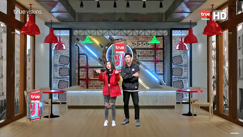 an_ratty's tweet photo. มาแร้วววว...มาดูกัญญ์เร็ว #Leenam #TruemusicTop20 #TruemusicHD https://t.co/ceCKwzEJNz