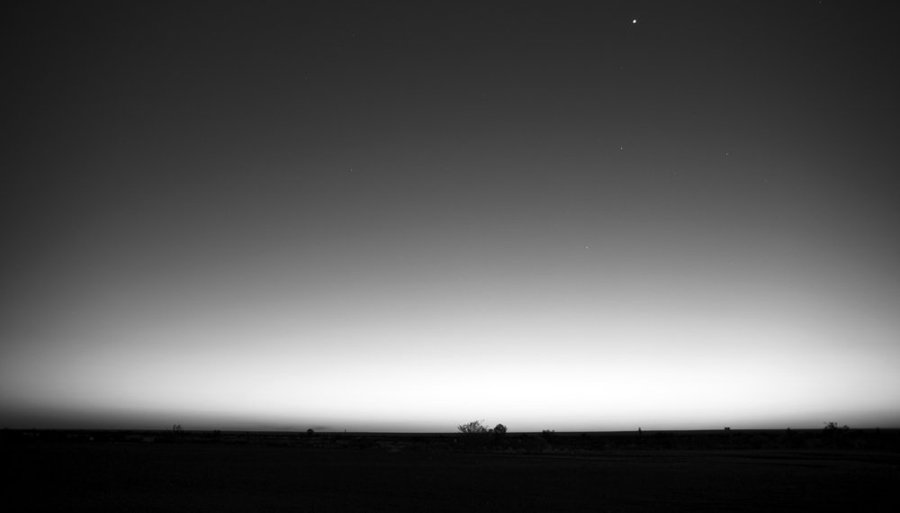 susiansas's tweet photo. do not send us astray... #bnw #blackandwhite #monochrome #TWD #sunset #outback https://t.co/bzgZh7KtWQ