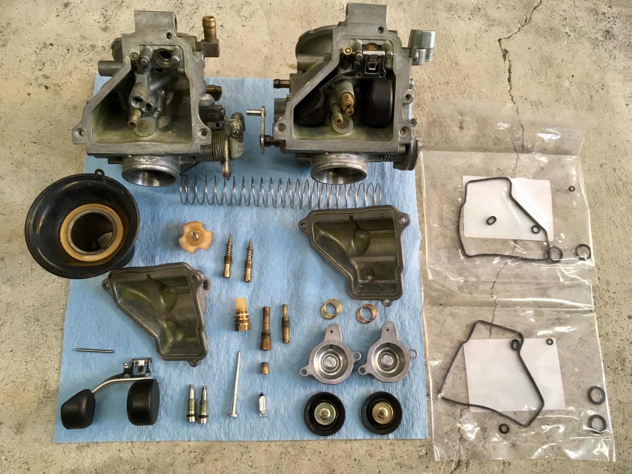 Grassroadtaka Vtr250 キャブo H完了 綺麗になりました 注文部品も来たので 組み付けも完了 さて エンジンかかるかな T Co Fh2gzs06 Vtr250 ホンダバイク キャブオーバーホール キャブ清掃 キャブ車 グラスロード Grassroad