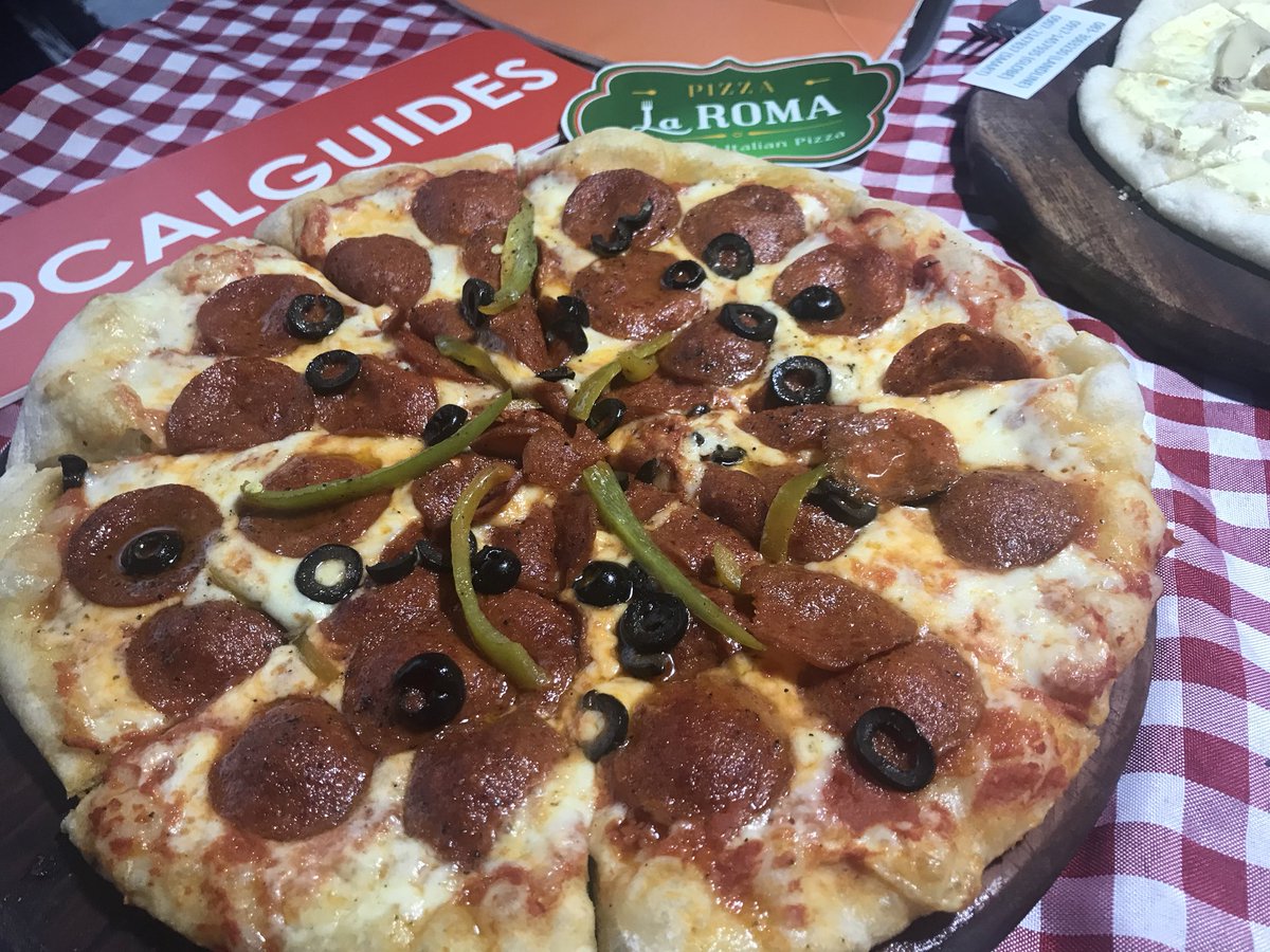 notty_romero's tweet photo. Authentic Italian tomato sauce in their pizzas, plus there’s dessert pizzas (smores and banana). Best thing is they deliver right to your doorstep! 🛵
#Pizza Wars 🍕
#GreatGensanPizzaHunt #GBGGensan #LocalGuides #LocalGuidesSox #FoodCrawl #LetsGuide https://t.co/LiFf5xDk3I