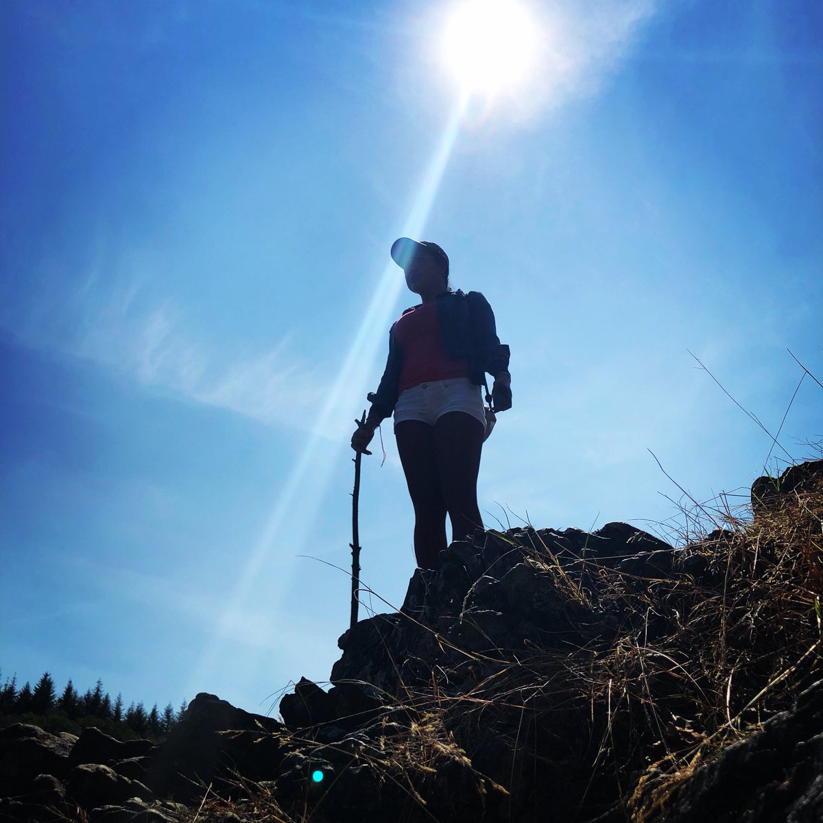 High in the sky, above the top of the highest mountains, I find my spirit, my positivity and the energy which I give back to you in all my treatments 🙏🏻 #amsterdam #bali #massage #balineseculture #hiking #islandofthegods #balinesehindu