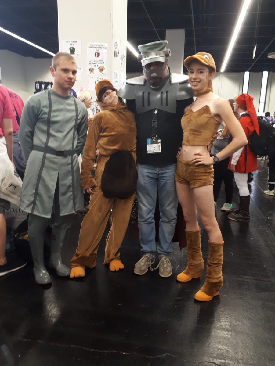 daedalic's tweet photo. Jetzt in Halle 5.1 C087 vorbeikommen und mit unseren #Cosplayern Fotos knipsen! 😃 https://t.co/RVENGOncEJ