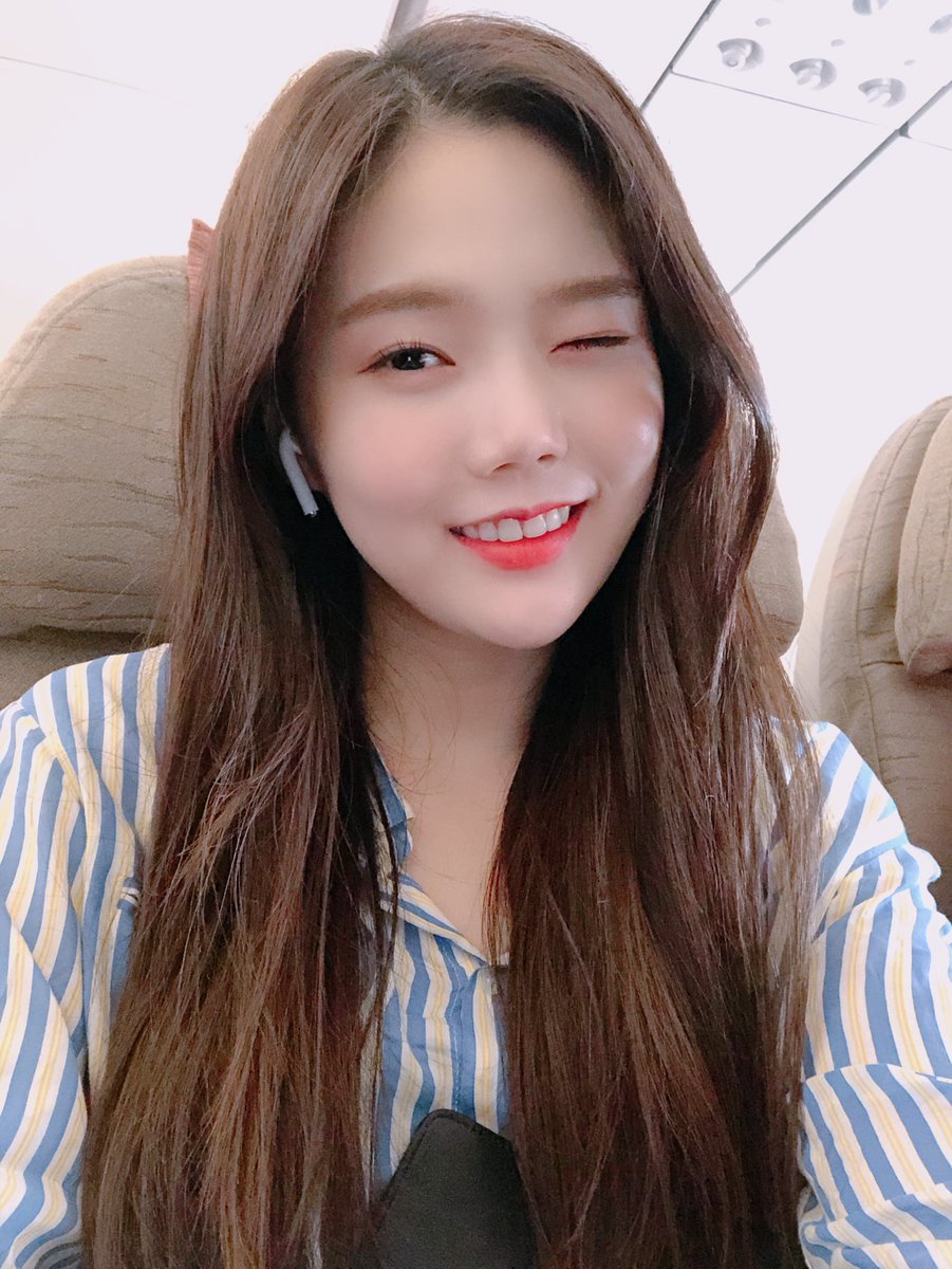 WM_OHMYGIRL's tweet photo. [#캔디가왔어효] 미라클 오늘도 든든하게 챙겨먹어요~>< 먹는 음식에 따라 기분도 좋아지구우 하잖아요 히히 
오늘도 즐거운하루 되세요!!😄 https://t.co/yvrT2vRCOU