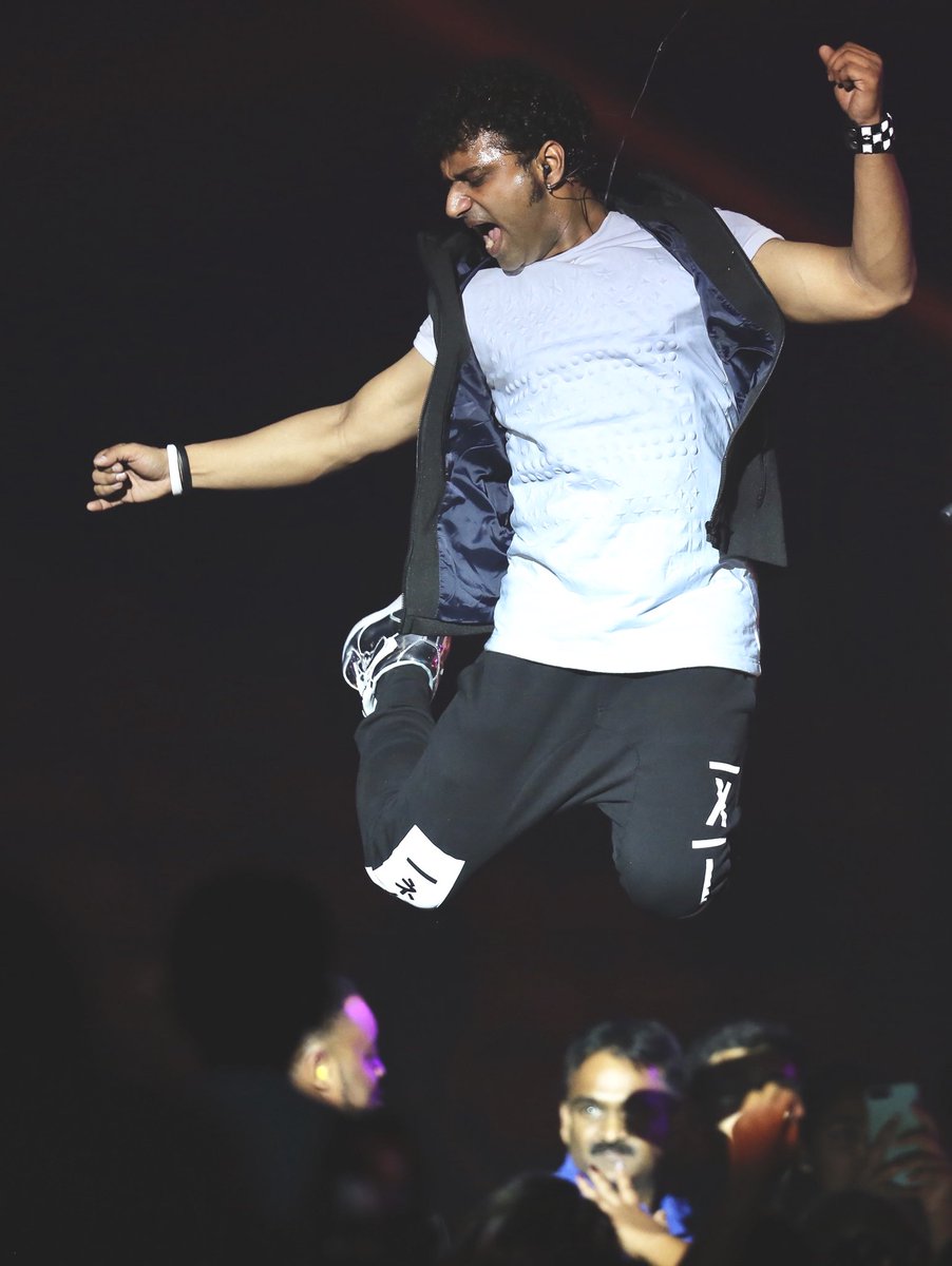 The “JUMP”...
 from CHICAGO CONCERT !!!!

#DSPinUSA2018 TOUR..

And Tonight its DETROIT !!!
Come On Guys !!!
Lets ROCK tonight !! at CHENE PARK DETROIT 😁🎹🕺

<a href="/sagar_singer/">Sagar</a> <a href="/shraddhadas43/">Shraddha das</a> <a href="/iamMadhuShalini/">MADHU SHALINI</a> @musicischandu <a href="/Raninareddy/">Ranina Reddy</a> <a href="/iMoney106/">iMoney</a> <a href="/jolly_hits/">JOLLYHITS</a> <a href="/vrindaprasad/">Vrinda Prasad</a>