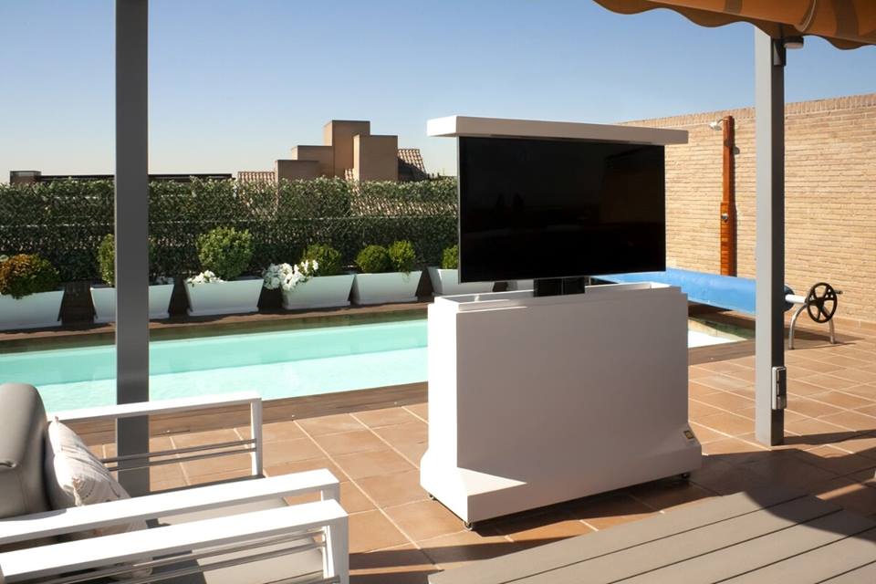 MuerodeAmorDeco's tweet photo. Si os gustan las series y programas de la televisión... Por qué no disfrutar de ellos al aire libre??? + INFO AQUÍ ➡️ https://t.co/wkbstt8IKE ⬅️
#Muebles #Interiorismo #Design #Decoracion #DecoracionDeInteriores #MueblesDeExterior #Deco #Home #DecoHome #MarquelDesign #Marquel https://t.co/dsSNdNKNTy