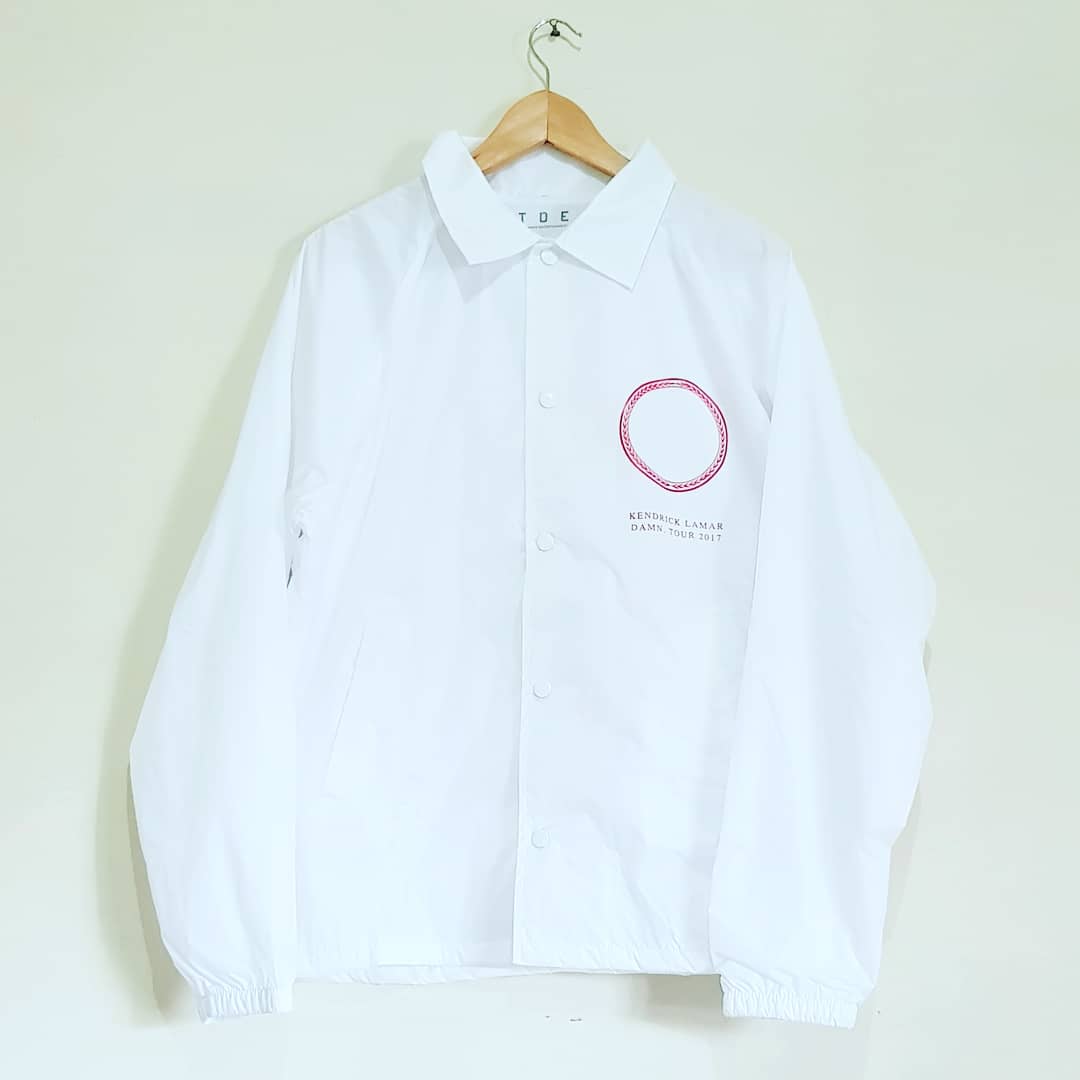 SkyMerch's tweet image. FS: Kendrick Lamar Damn Tour Coach Jacket sz. L
More details kindly check instagram.com/sky.merch