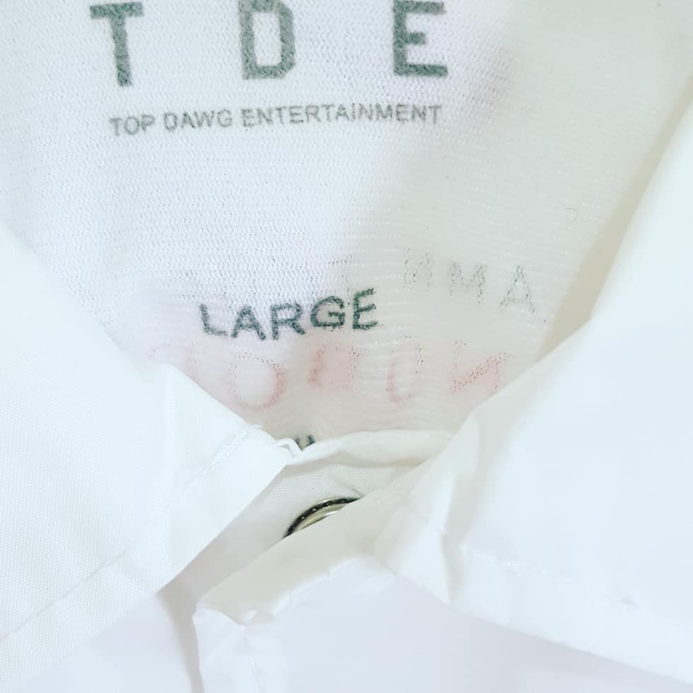 SkyMerch's tweet image. FS: Kendrick Lamar Damn Tour Coach Jacket sz. L
More details kindly check instagram.com/sky.merch