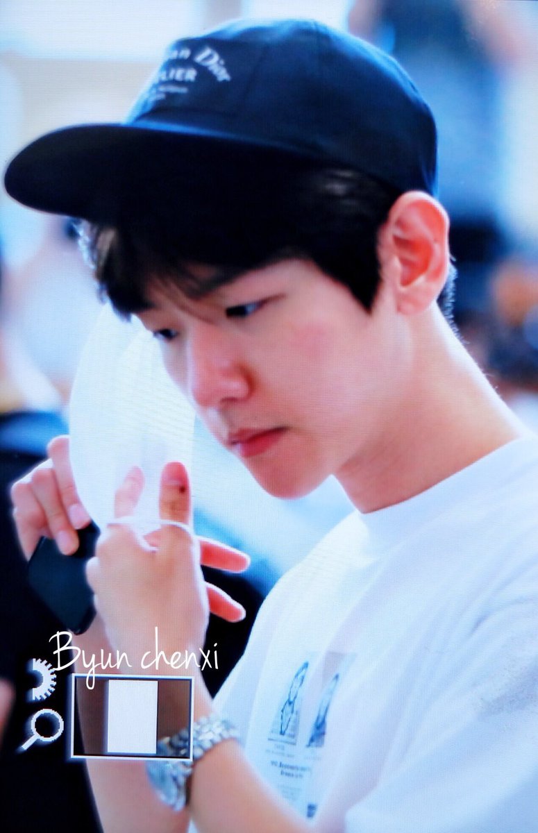 baekthemochi's tweet photo. Im suddenly alive https://t.co/xv6ZGGUcwX