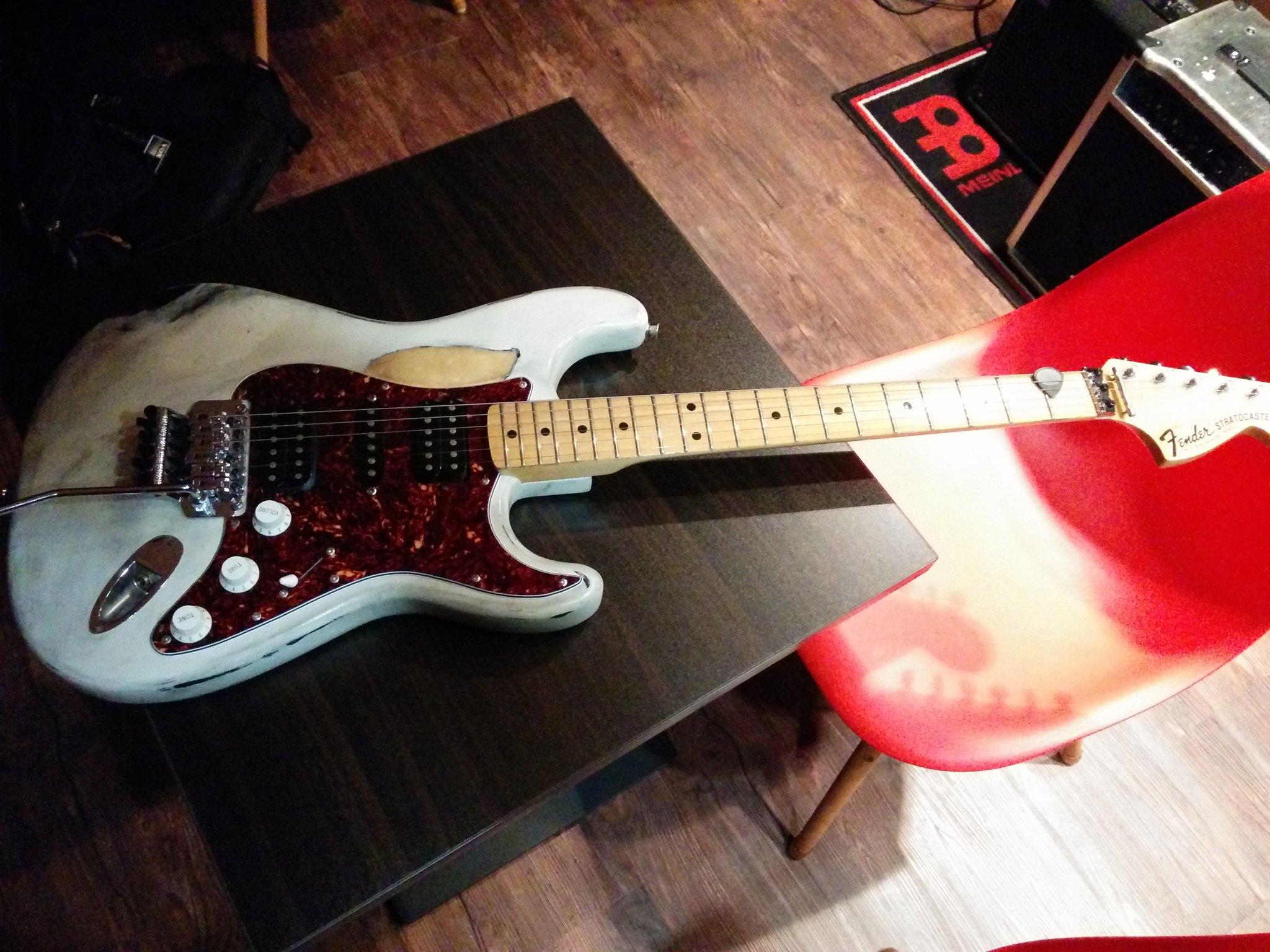Twitter এ Howling Castle 昨日は常連様が自作のミックマーズモデルを持参で遊びにいらしたのでmotley Crue祭りでした 今日はどのバンドで盛り上がるかな 皆さまお待ちしてます M M Howlingcastle Motleycrue メタルバー Laメタル モトリークルー