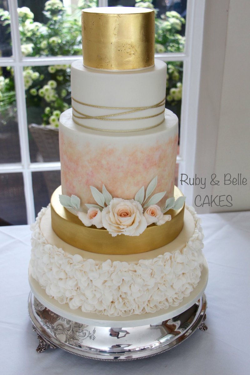 CakesRuby's tweet image. 5tier wedding cake delivered to @PowderMillHotel on Thursday 23 Aug. #weddingcake #weddingday #wedding #cake #cakedecorating #Sussex #sussexwedding #sugarflowers #sugarcraft #5tiercake
