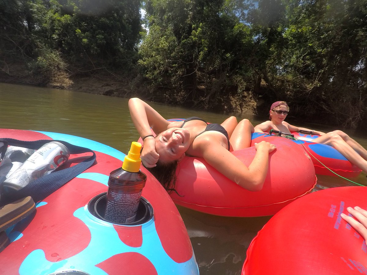 Sam_Chmielewski's tweet image. Happy bday gf💘💘 I loveeeeee youuuu😛 good luck at radford you #raddiebaddie I know you’ll do great:)