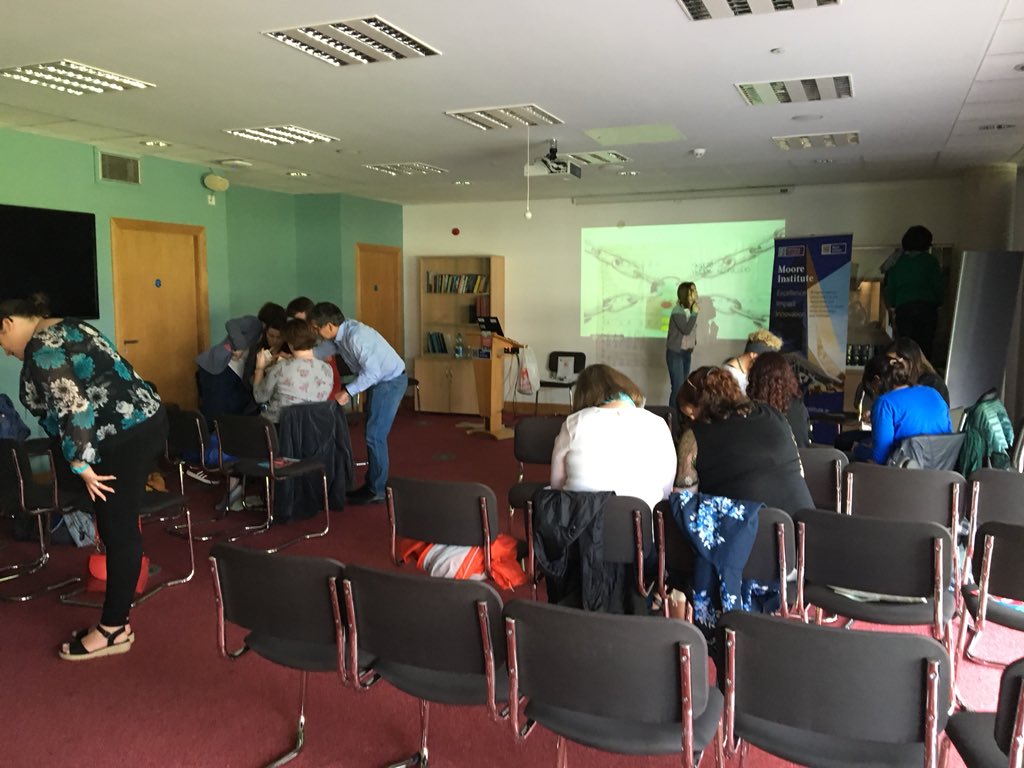 educaglobalele's tweet photo. Nuestros #profesdele siguen buscando pistas en #eleirinn @nuigalway con @LexGoInter https://t.co/HROD6zDujD