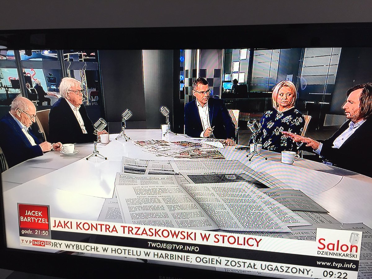 https://pbs.twimg.com/media/DlbbN3OWsAAP16Y.jpg