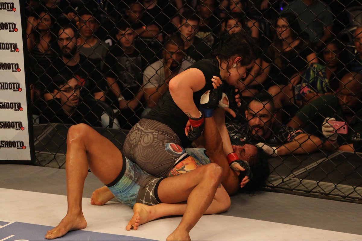 damadeferromma's tweet photo. Lara Procópio vence Sidy Rocha e amplia invencibilidade

https://t.co/DsrzKZTwnj #wmma https://t.co/uxjhqBhW1a