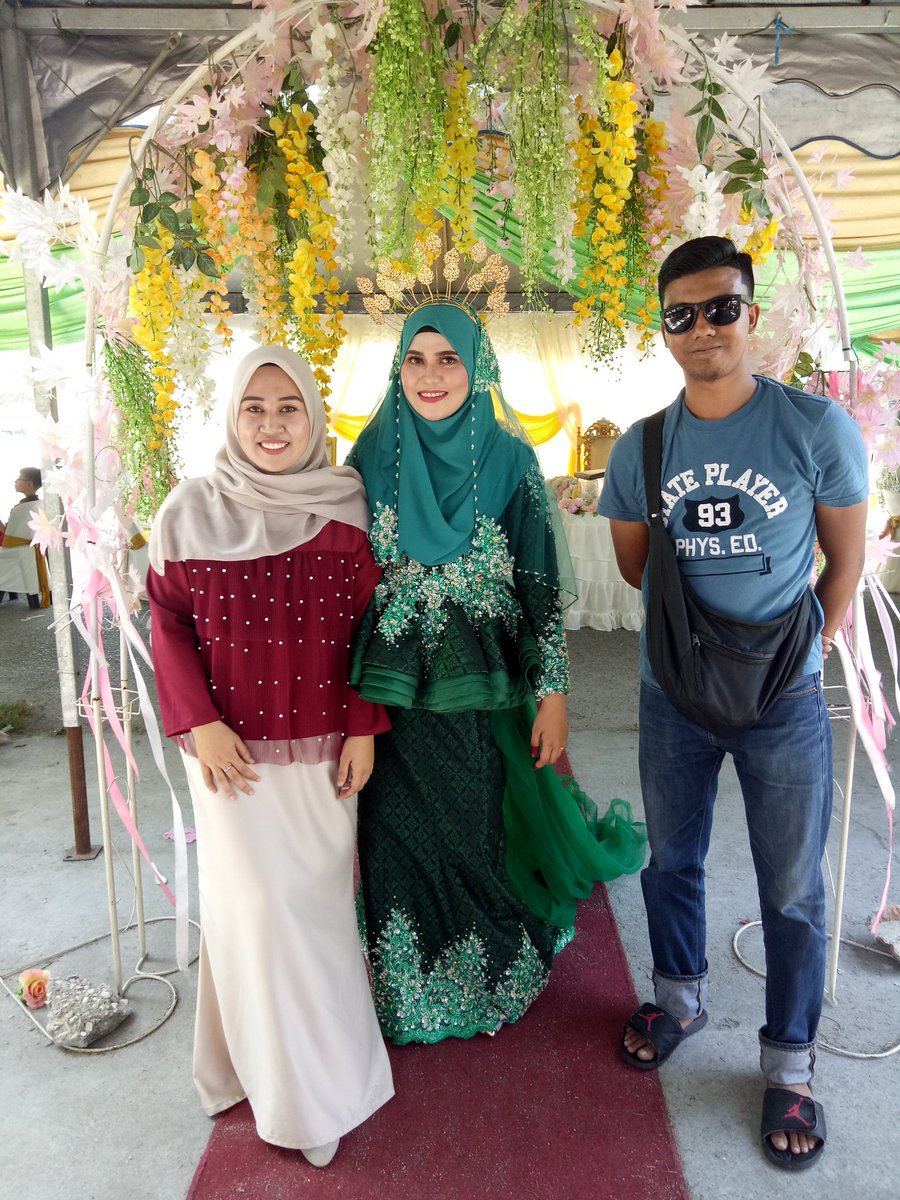 nadhiraAB2's tweet image. Sambut menantu TikahXAmin 
#pengapit 💝