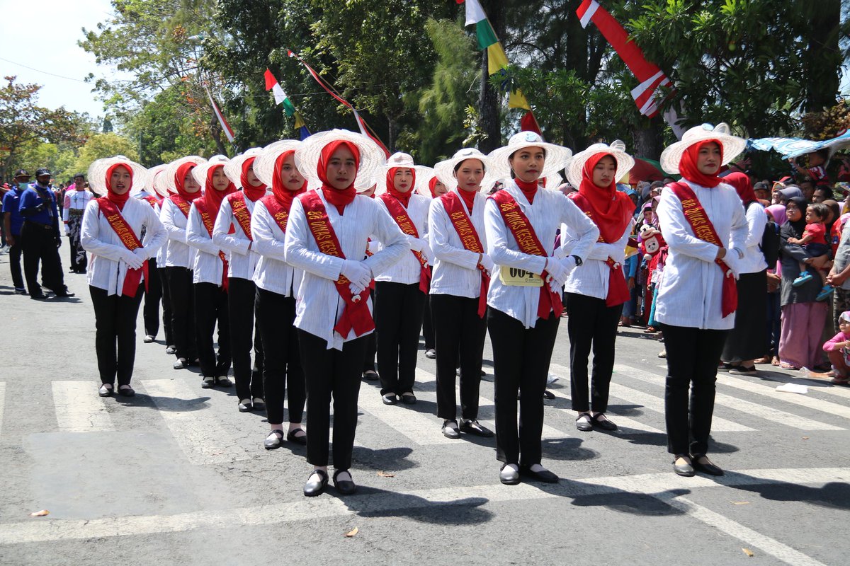 dinaskominfokp's tweet image. Lomba Pawai Semarak Kemerdekaan 2018 Kabupaten Kulon Progo merupakan salah satu rangkaian acara untuk menyemarakan HUT RI ke-73. Lomba Pawai diawali oleh barisan purna PASKIBRAKA Kabupaten Kulon Progo 2018, Sabtu (25/8).

#KulonProgo
#TheJewelofJava