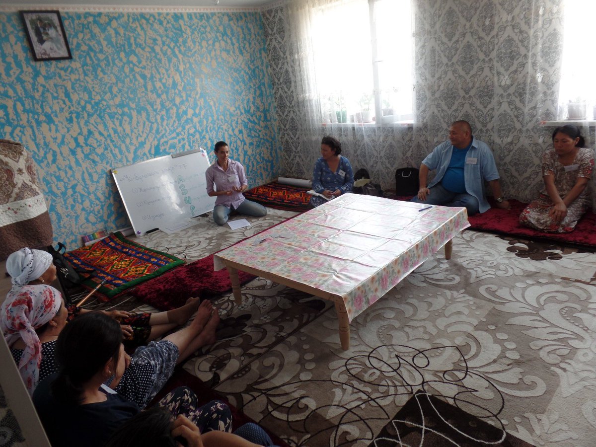 ForFamiliesKG's tweet photo. Working with Tendik community activists to start thinking about power, gender, and equality + community needs. Thank you to everyone for the great insights and volunteering for your community! #communitymatters #behaviorchange https://t.co/atI8N989Je