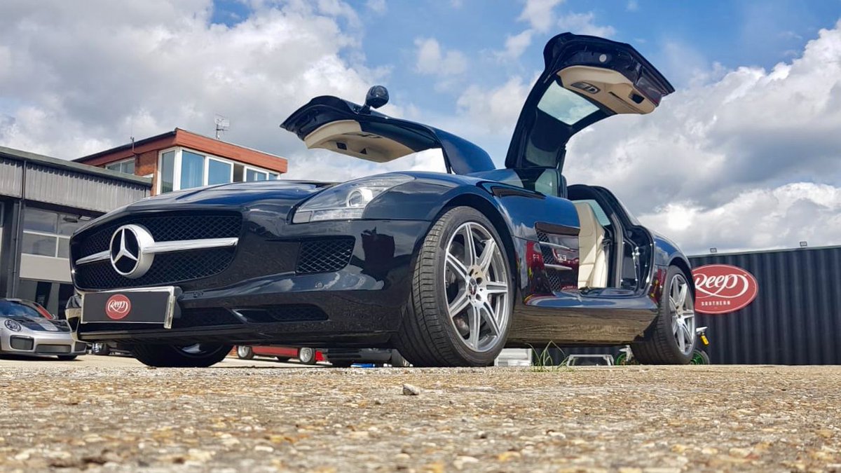 ReepSouthern's tweet photo. Wings on Wheels 📸
Mercedes SLS. Full Paint correction and Gtechniq CSL Black and Gtechniq total surface bundle to ensure every surface is #protected 💪🏻
#MercedesBenz #MercedesAMG #amg #mercedessls #SLS #gtechniq #beautiful #instagood #saturdayfeels #carporn #project #luxurycar https://t.co/YroNpIqbSX