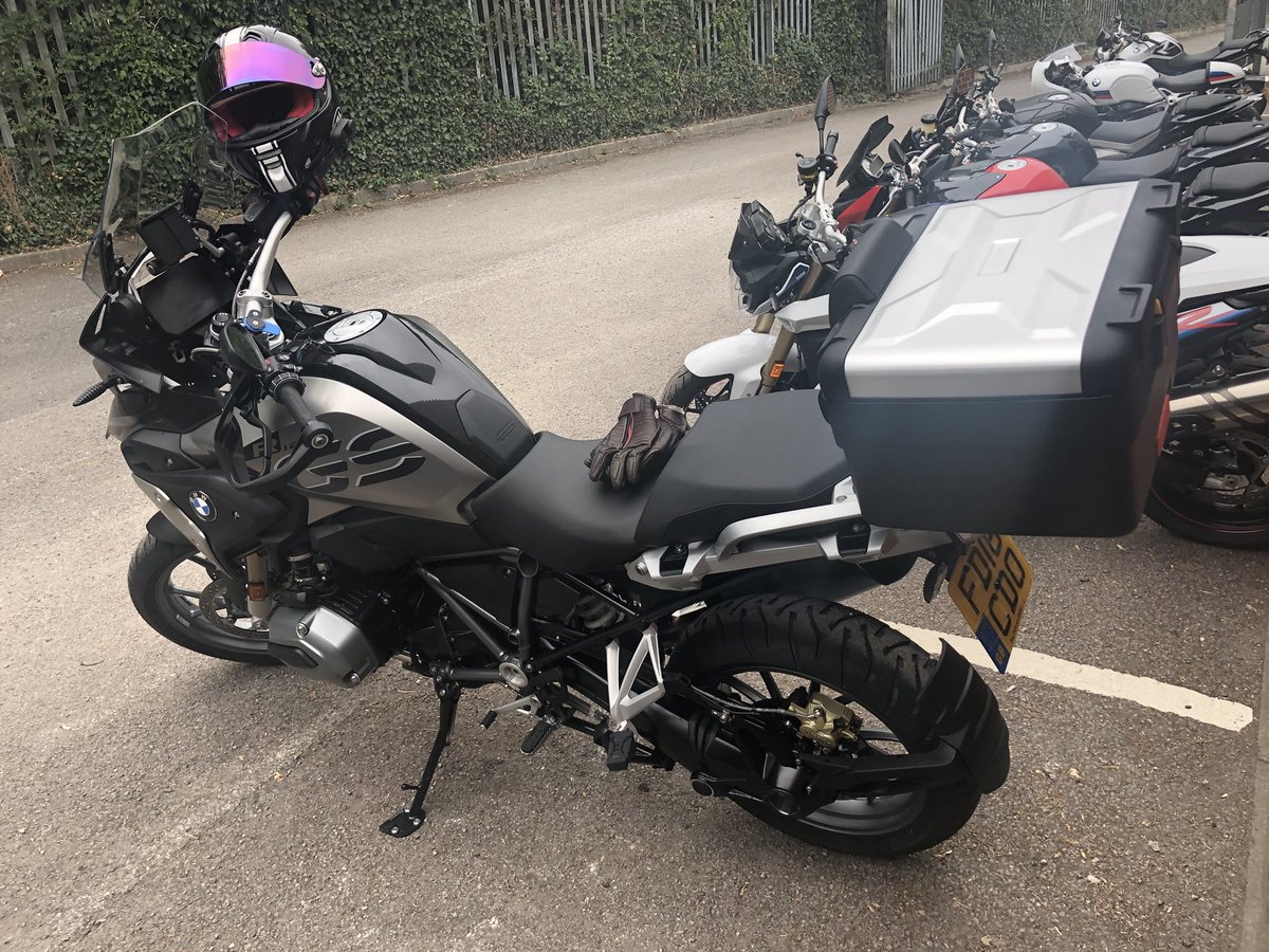 RoddyRobert's tweet image. Stolen last night Premier inn RAINHAM please like and share fully data tag tour of France over before started in bits This has to stop @BaronVonGrumble @tweethutchy @fortyfourteeth @MissendenFlyer @jm130tt @joannafbenz @MCNnews @