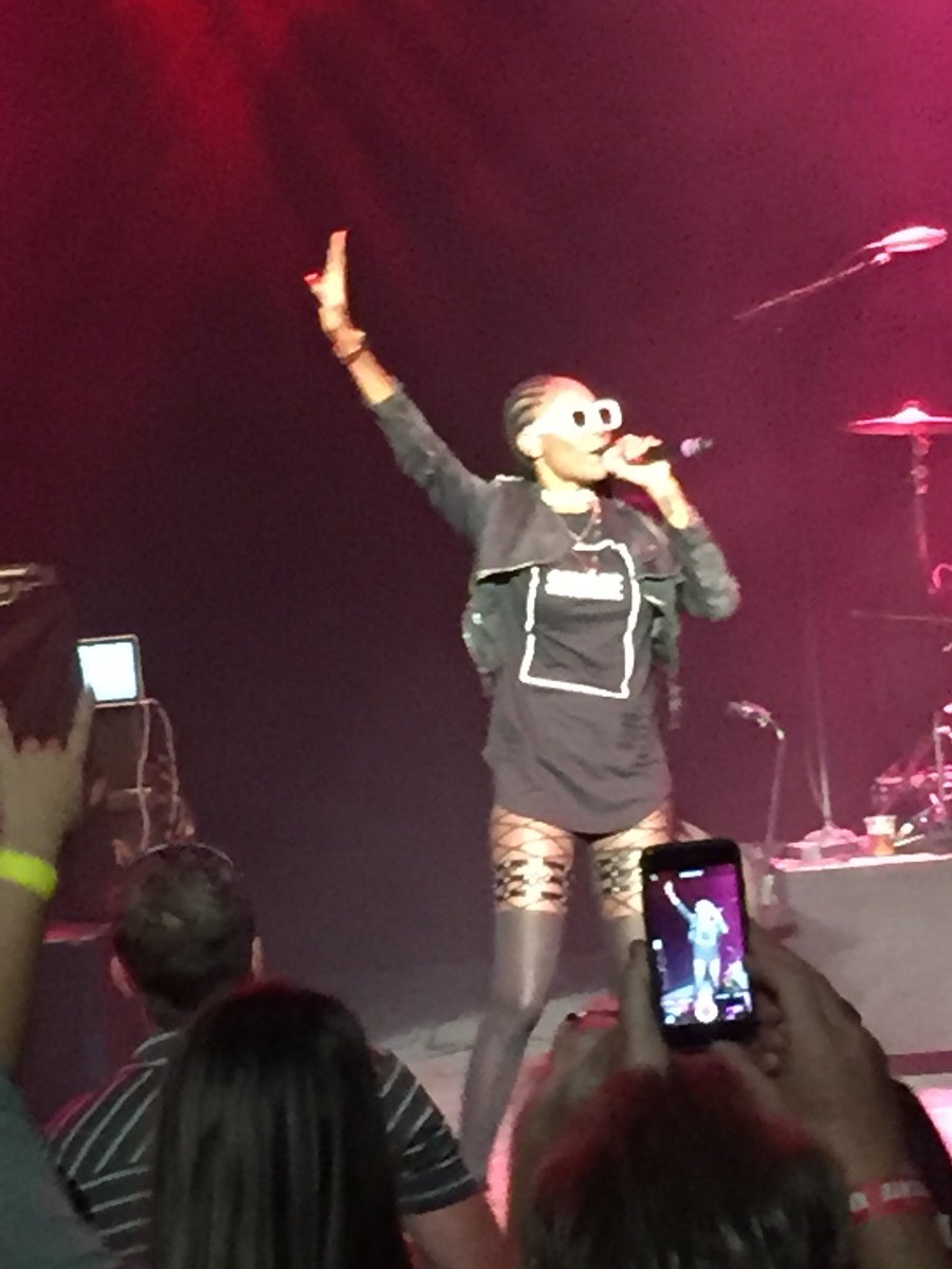 aajarrell's tweet photo. @ThieveryCorpDC @RobGarzaMusic @therealMrLif @RPM3
You raised the musical roof!thank you!
Where was Eric H?
#racqueljones amazing! #pacificamphitheatre #steelpulse #thieverycorporation #simpkinproject
#ESLMusic #Dub #Downtempo
@sleepywonder & @Notch_thieveryC missed you https://t.co/Y64e97FZa0