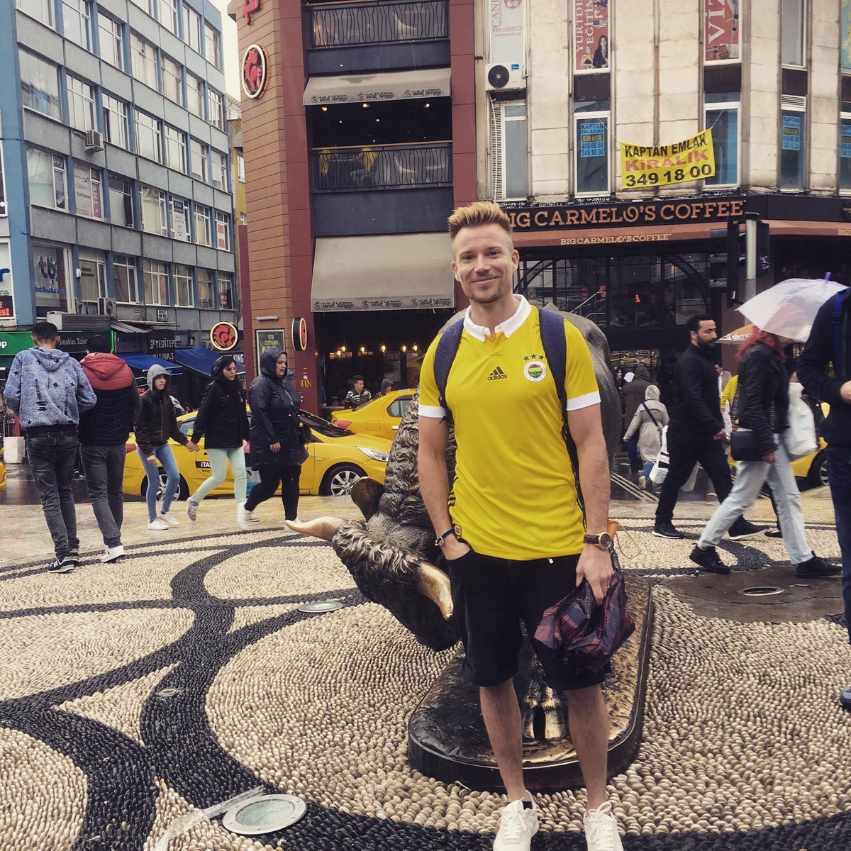 I miss Istanbul and Kadiköy so much! Such a precious place with amazing sights, people, food, culture and of course the most beautiful club in the world, Fenerbahçe 💛💙🇹🇷
