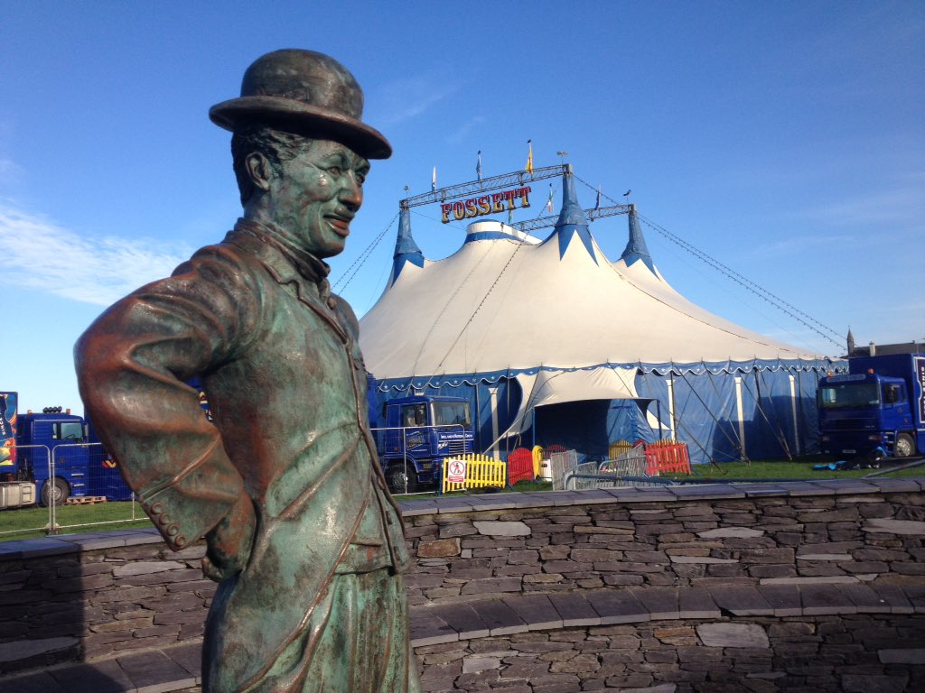 todayInIreland's tweet photo. A perfect day in Waterville for Charlie Chaplin Comedy Film Festival AND Fosset's Circus!! #cccff #Ireland #ringofkerry #chaplinfest #micko @chaplinfest #FilmFestival #Irlanda https://t.co/oG6LQ6yggM