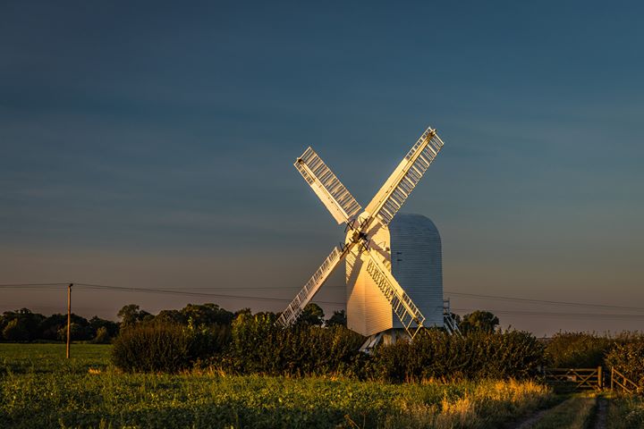 Here’s Chillenden Windmill near Canterbury looking stunning in the sun in this picture taken by Robin Lee. It’s our #PhotoOfTheDay 👇 📷