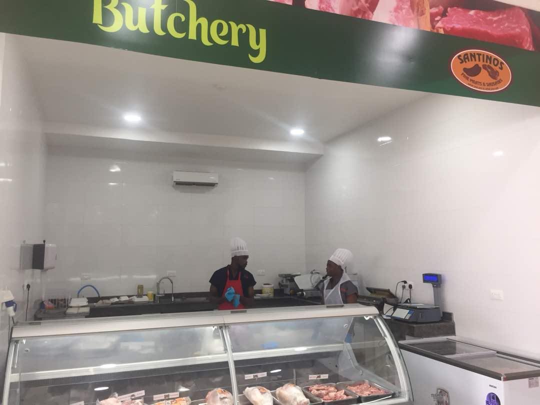 akuecklu's tweet photo. @NLinGhana Two Agribusinesses who were on the Food Processing Trade Mission to NL: Farmers Market and Santinos Meat joined forces to open this new outlet at East Legon where you can buy healthy Fruits, veggies &amp; fresh meat. Watch out for another outlet at Spintex.#NLinGh https://t.co/qIin6KBa5l