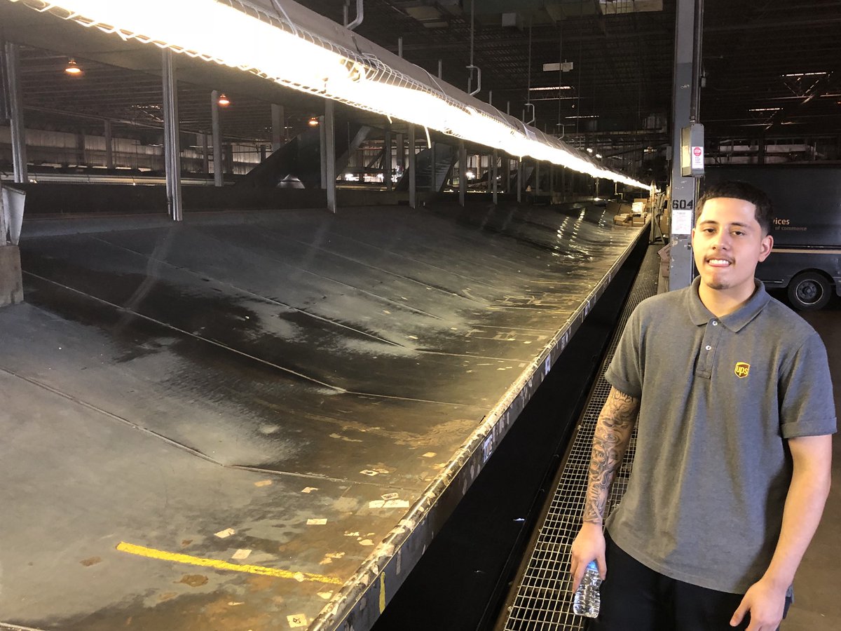 PT supervisor Noh Velez taking pride in his SPOTLESS slide. Nice job setting the table for a great service day. #SuperUPSers