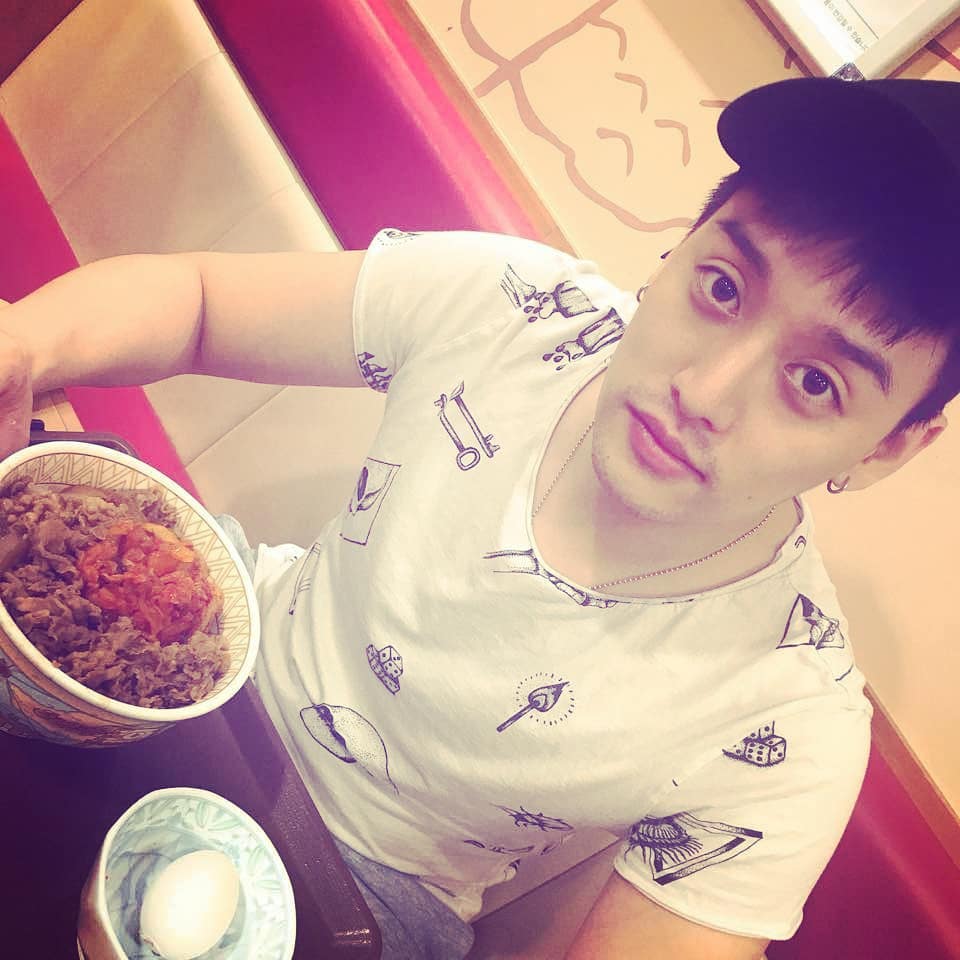 unbm321's tweet photo. イライIG #イライ #UKISS

Out to dinner with  ukiss_jun97! GyuDon! •Photo By:  ukiss_jun97

こっちの写真は、ジュン📷

#ukiss #eli #jun #sukiya #osaka #food #2ndconcert #letseat #justwokeupfromanap #gotthatnapbelly #napfuzz #oldmanfuzz #goodnight 

https://t.co/enHflRIIJN https://t.co/T3jzyAcxcD