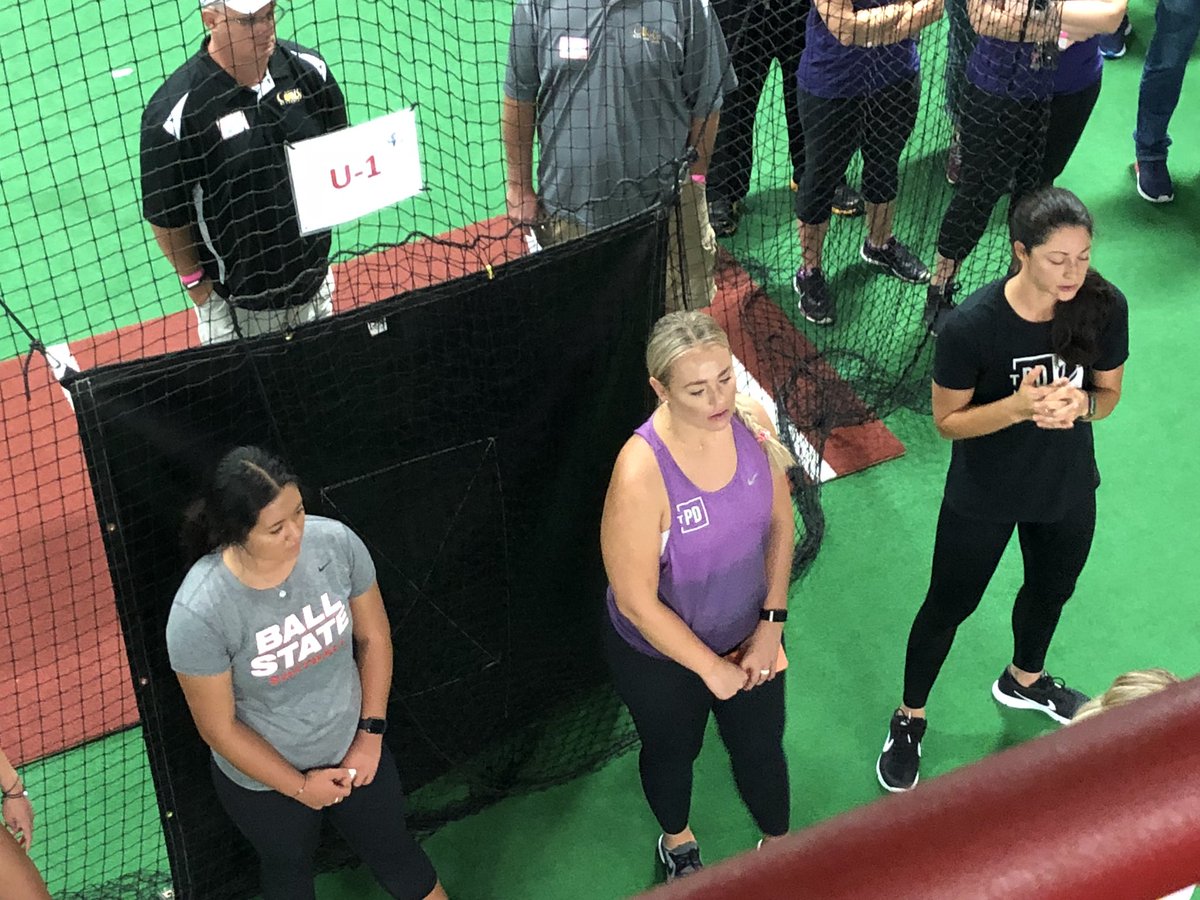 loritherese_12's tweet photo. Jenna about to have the workout of thecentury with Amanda Scarborough and Jen Schroeder #ThePackagedDeal #softball #fastpitch @StriveSoftball @ascarborough @jen_schro https://t.co/7xhbn9WKE7