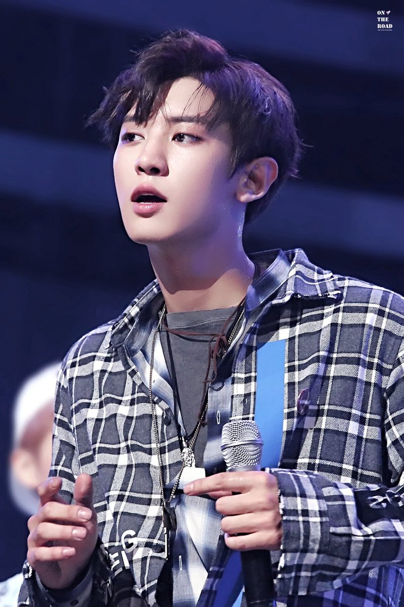 chanyeol_pic's tweet photo. ㅡ25 Aug 2016 https://t.co/rDCk5R3wHy