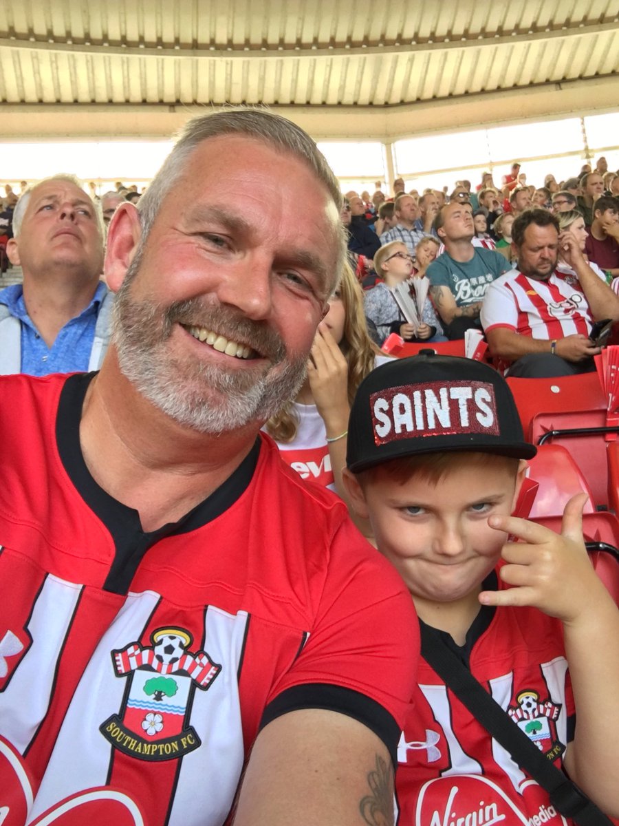Bully33Mark's tweet photo. COYR🔴⚪️🔴⚪️#wemarchon https://t.co/tW7XZOk5kW
