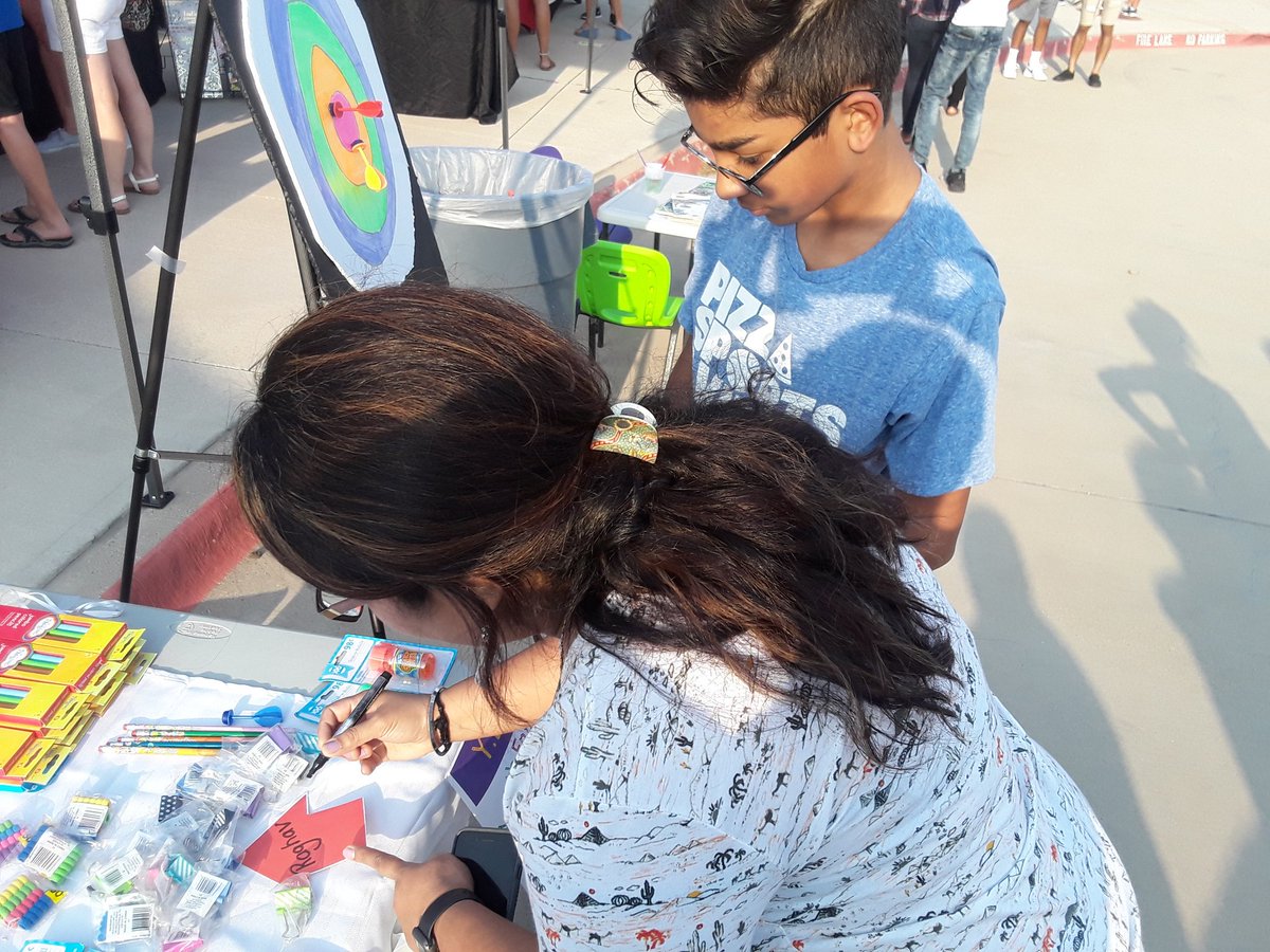 YEPlatform's tweet image. It's Back to School time, and we are gearing up for a GREAT year of #YEPlatform!! 
youthentrepreneursplatform.org

#YouthEntrepreneurs #NorthwestISD #JrBusinessClub #YEP100 #YEPLeaders