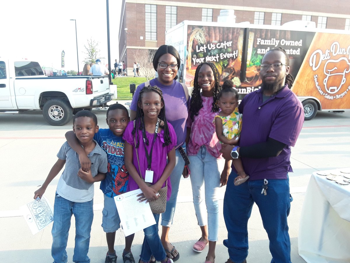 YEPlatform's tweet image. It's Back to School time, and we are gearing up for a GREAT year of #YEPlatform!! 
youthentrepreneursplatform.org

#YouthEntrepreneurs #NorthwestISD #JrBusinessClub #YEP100 #YEPLeaders