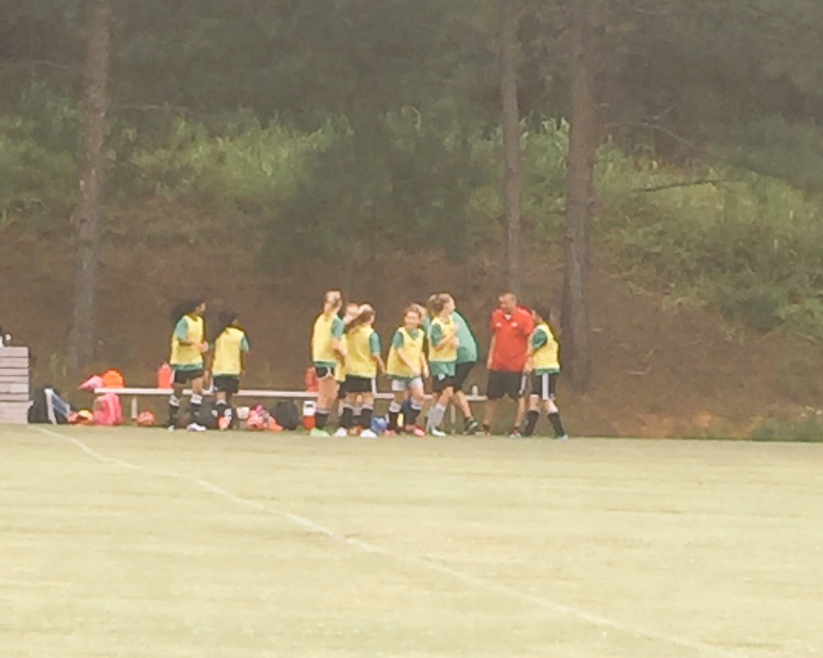 velika_hurst's tweet photo. ⚽️ season has begun! #nwghursts @HeadCoachHurst https://t.co/KIke8avnyK