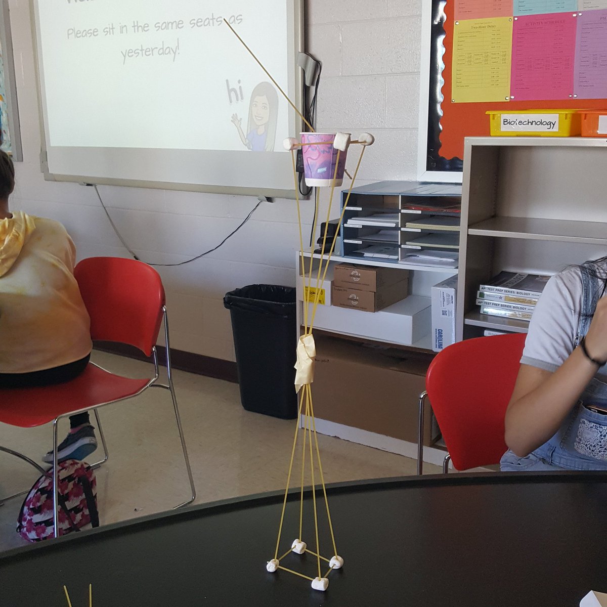 lmosmith's tweet photo. #hpsdbio students making some #hpsdawesome spaghetti towers! #teamwork #hpsdshoutout 💜 https://t.co/ZEOA2jscYK