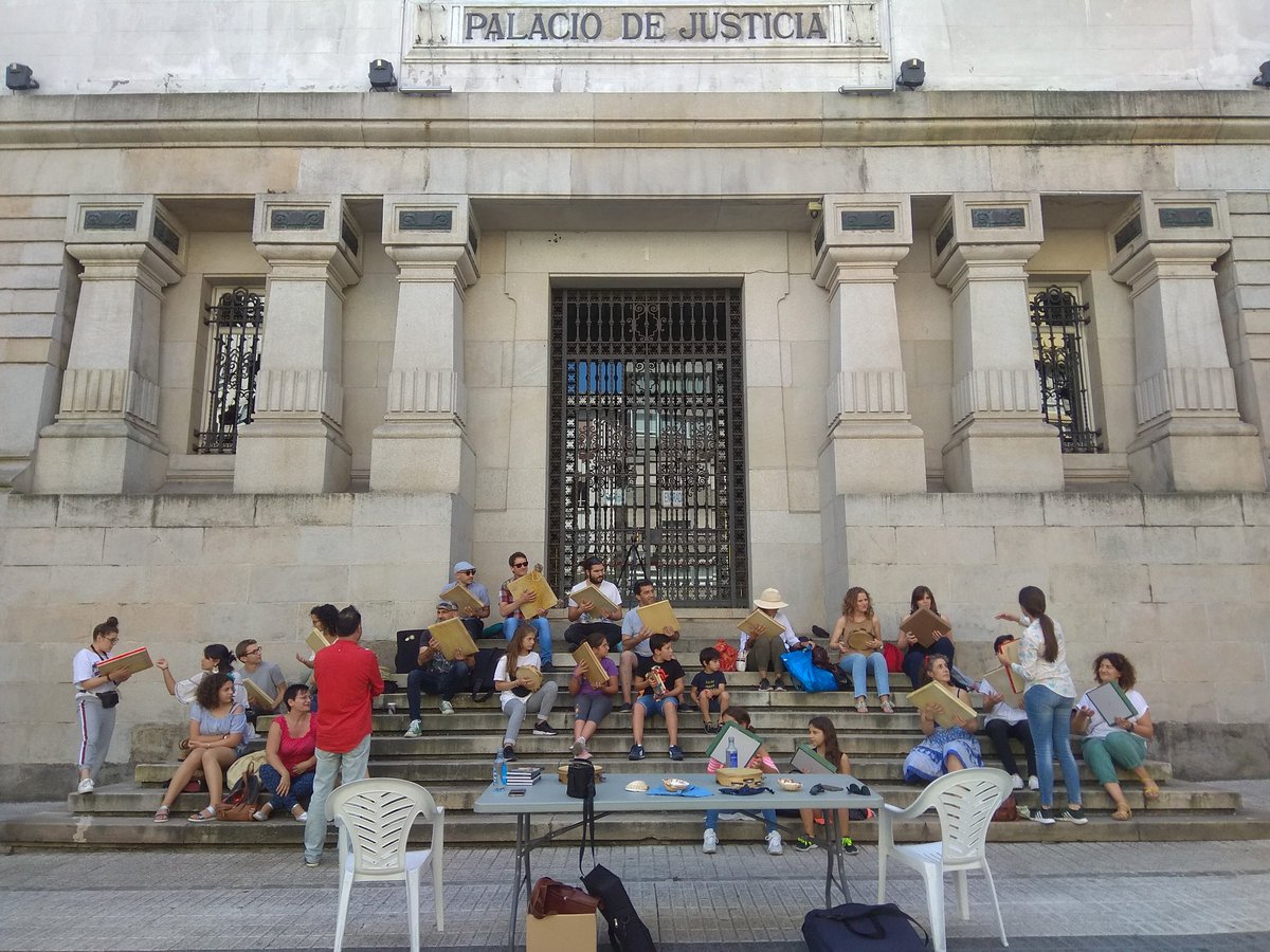 É de xustiza tocar o pandeiro! <a href="/ardelloeixo_/">Ardelloeixo</a>
